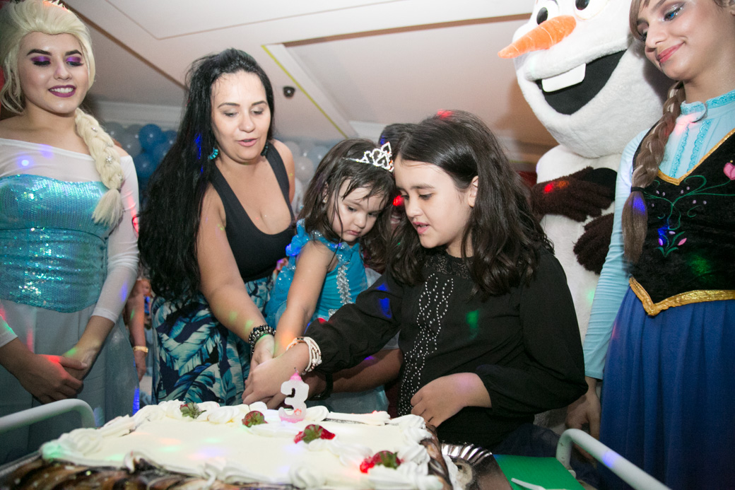 Fotografia infantil aniversário Guarulhos Camila Kobata Luiza 3 anos Frozen Buffet strick Nick