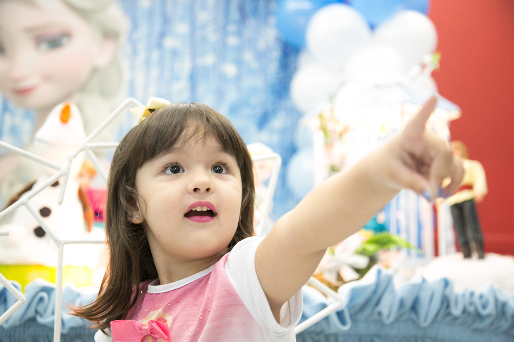 Fotografia infantil aniversário Guarulhos Camila Kobata Luiza 3 anos Frozen Buffet strick Nick