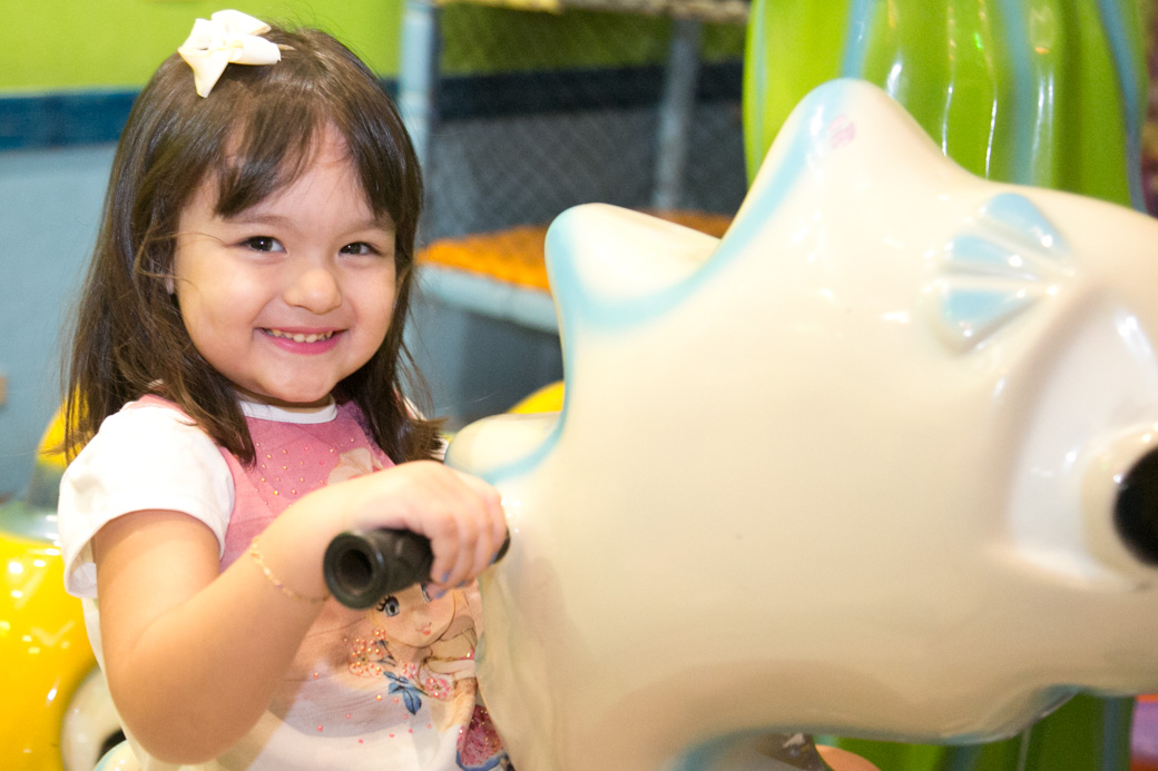 Fotografia infantil aniversário Guarulhos Camila Kobata Luiza 3 anos Frozen Buffet strick Nick