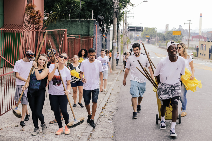 Trilhas Pedro Borel Comunidade da Graça Projeto MAG CamilaKobata Camila Kobata fotografia Guarulhos Carnaval Samuel Mendonça Limpeza