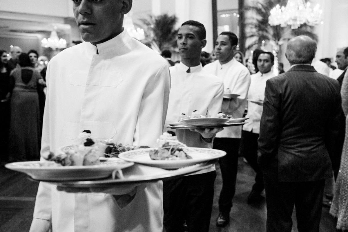 garçons na hora do jantar