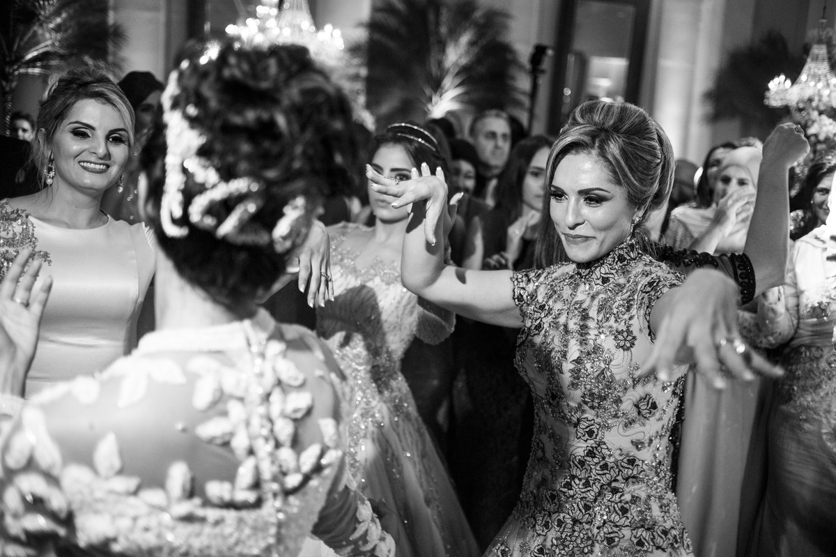 dançando com as amigas