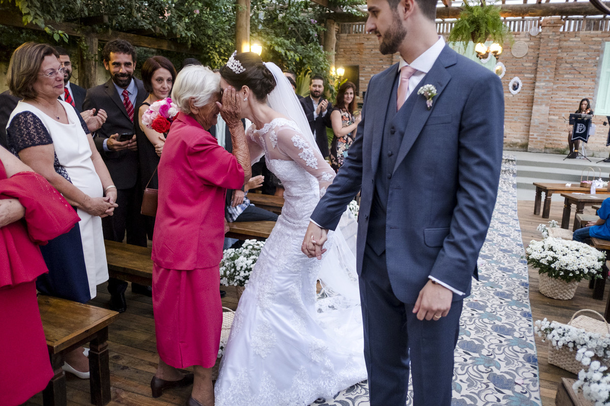 a avózinha no caminho