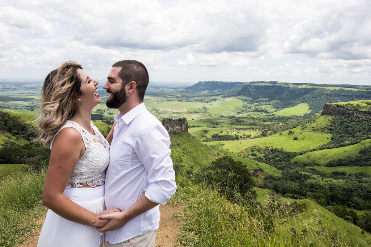 ensaio, book de casal, ipeuna, fotografo de casamento, fotografando na natureza, campo, ensaio externo, ensaio de casal,