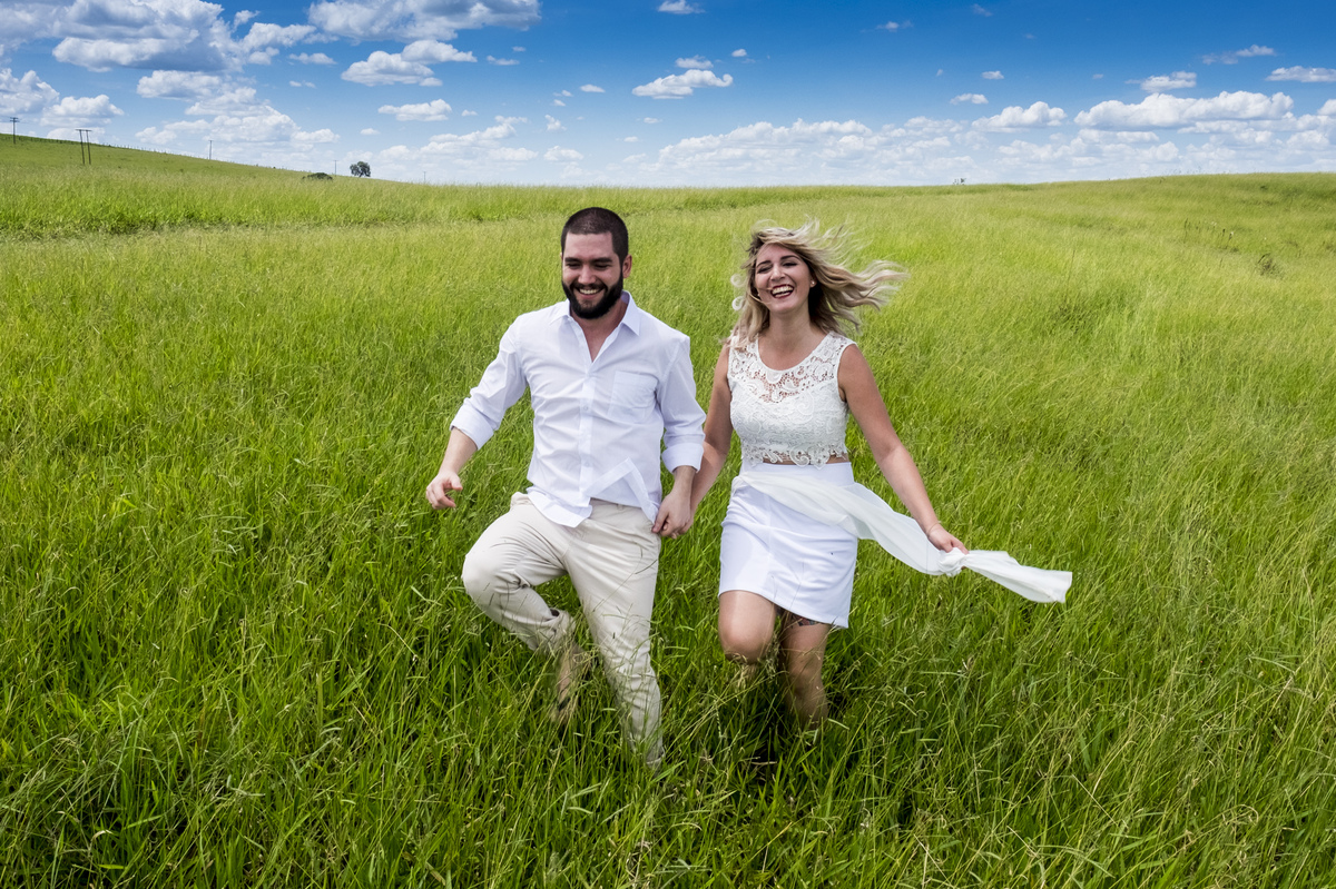 ensaio, book de casal, ipeuna, fotografo de casamento, fotografando na natureza, campo, ensaio externo, ensaio de casal,