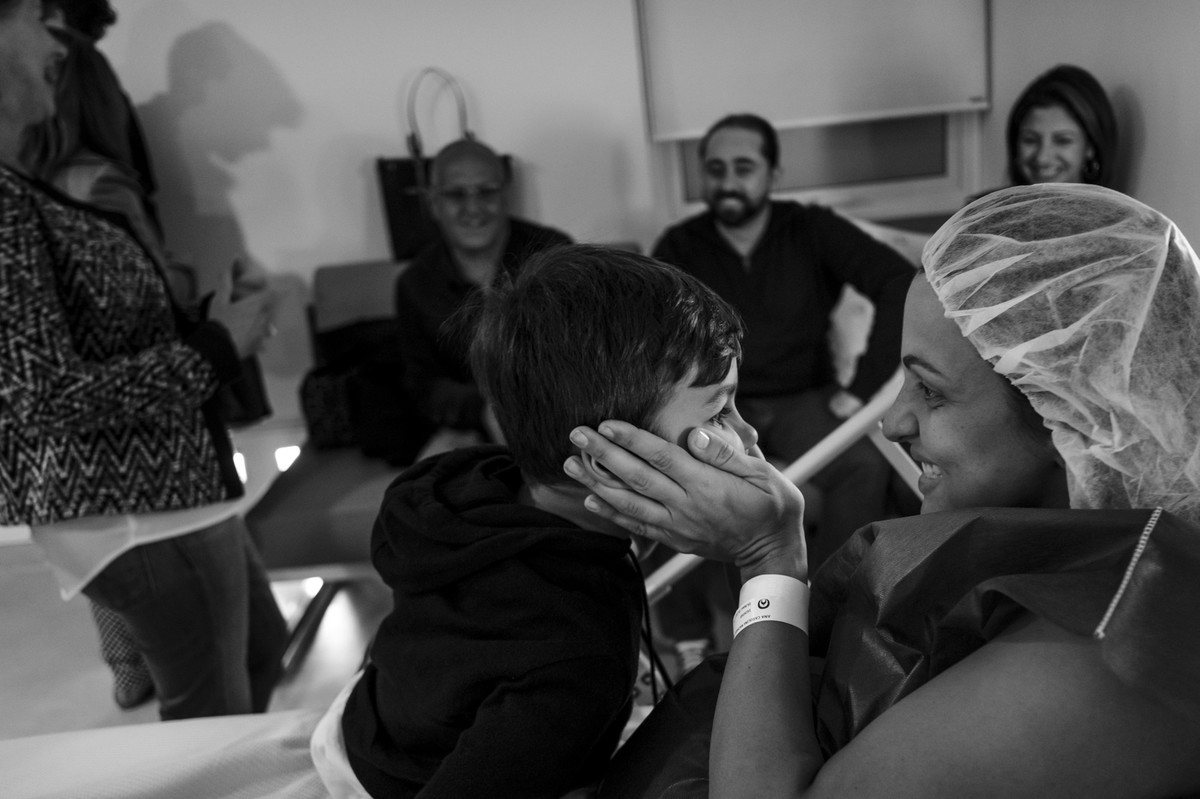 olhar da mãe pro filho querido