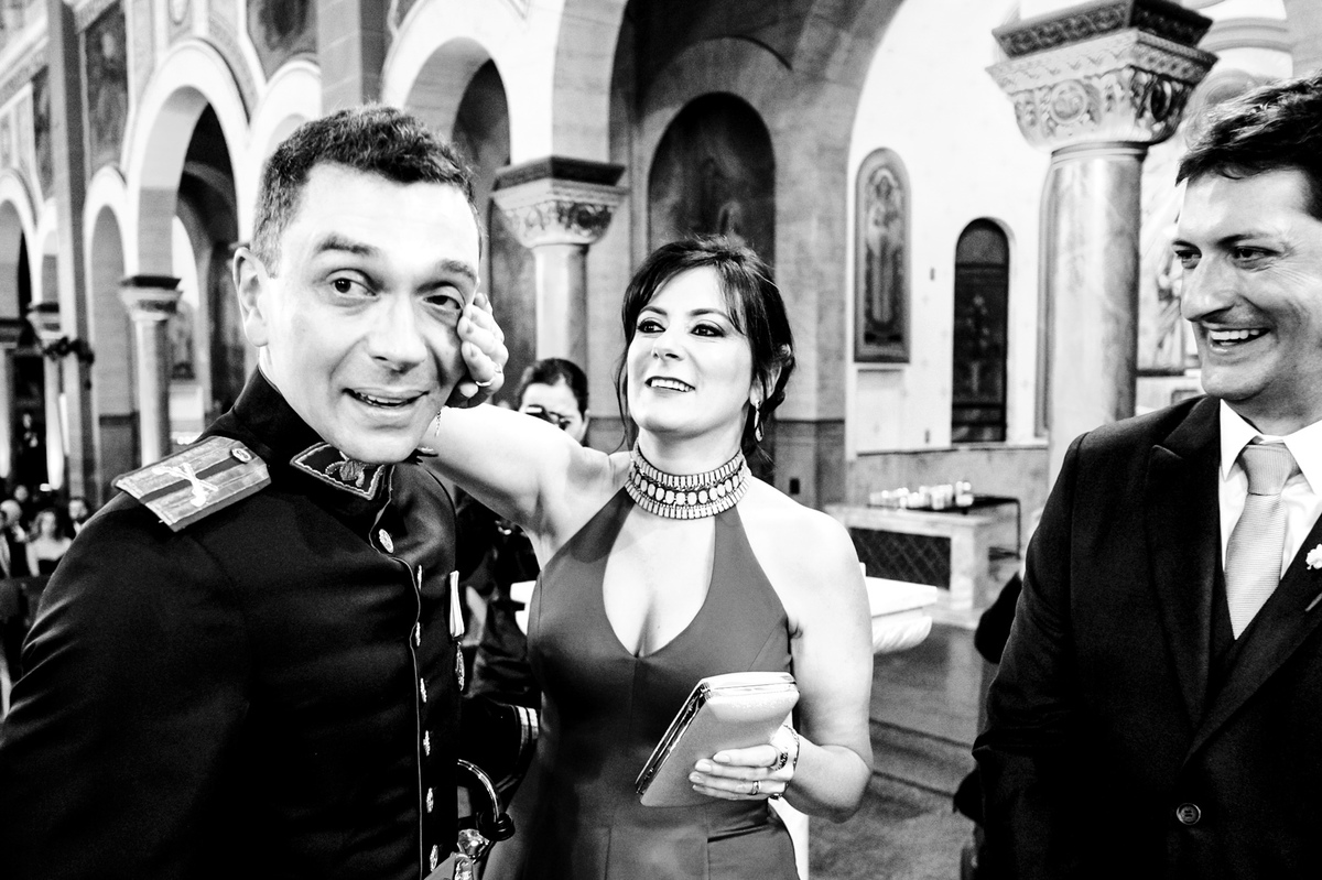 noivo chorando cerimonia religiosa da igreja matriz da sagrada familia são caetano do sul - sp com os pais da noiva