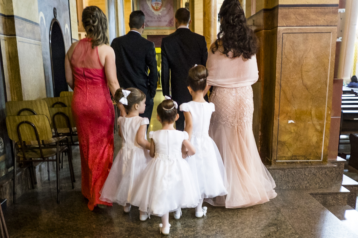 simetria daminhas de honra,  brincadeira igreja da sagrada familia de são caetano do sul sp