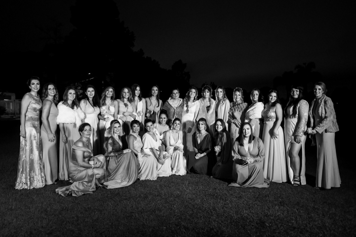 madrinhas em seu esplendor no casamento realizado no clube dos 500 em guaratingueta sp a noiva veste Casamarela 