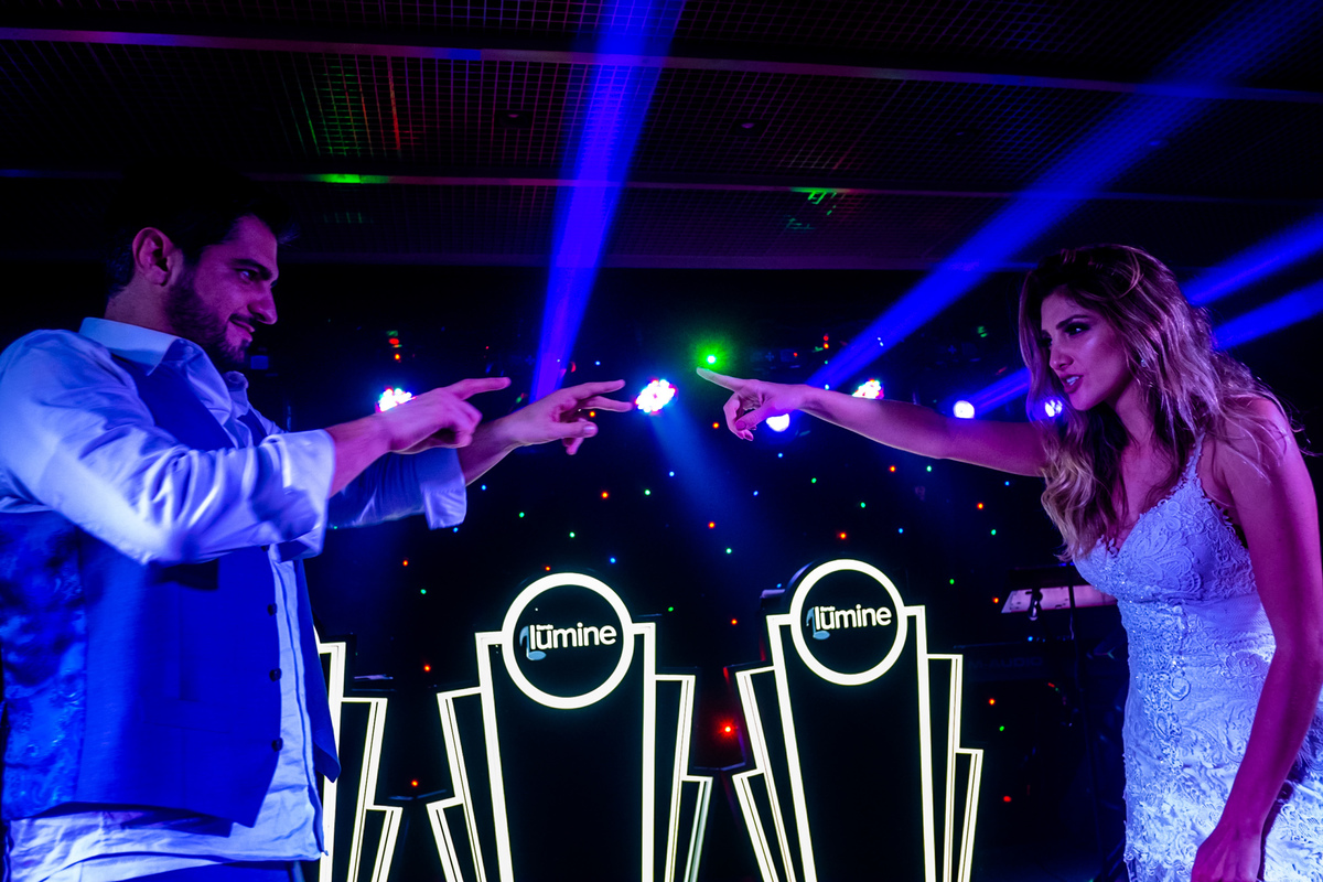 dancando tipo embalos de sabado a noite curticao no casamento realizado em guaratingueta sp 