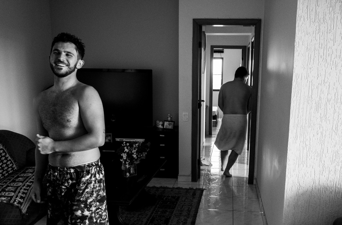 vai se arrumar logo, noivo