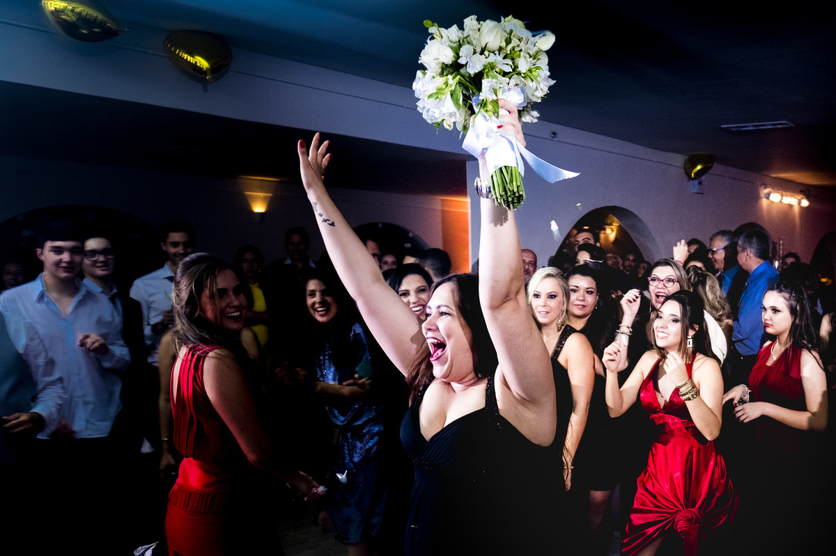 louca que pegou o buquet