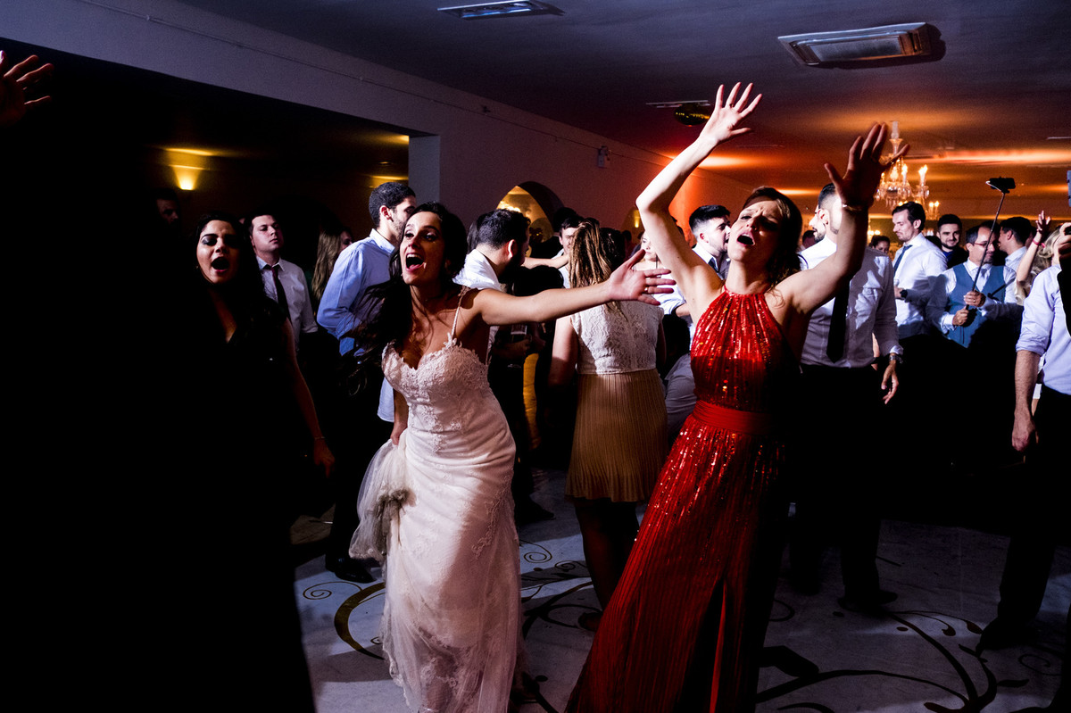 dançando loucamente