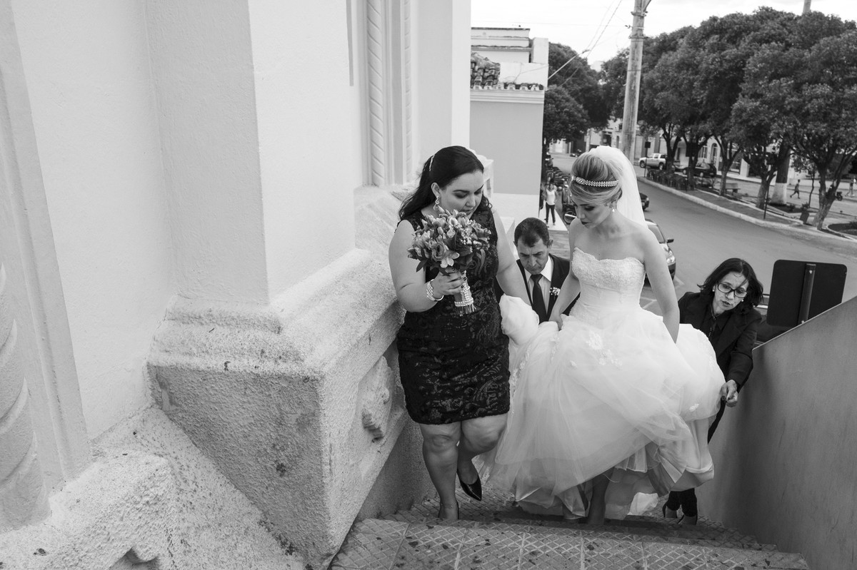 noiva a caminho da cerimônia