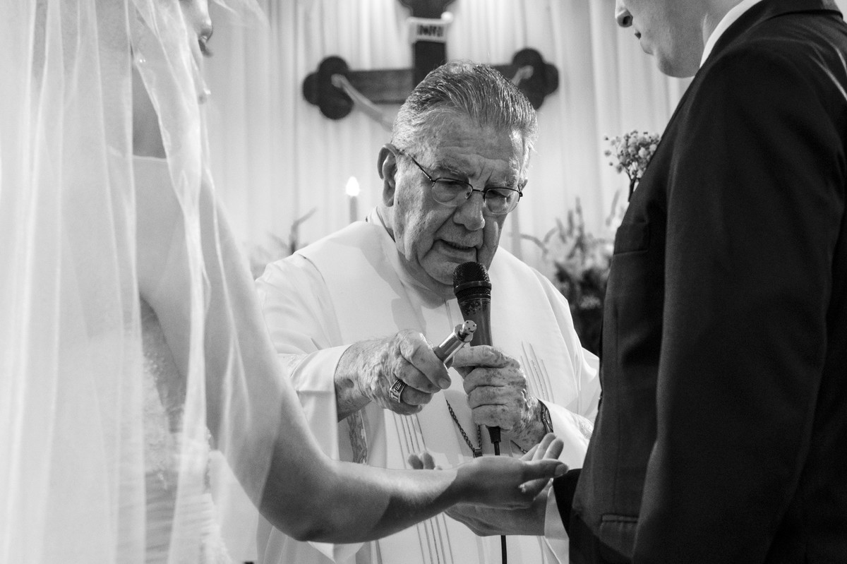 padre dando sua benção