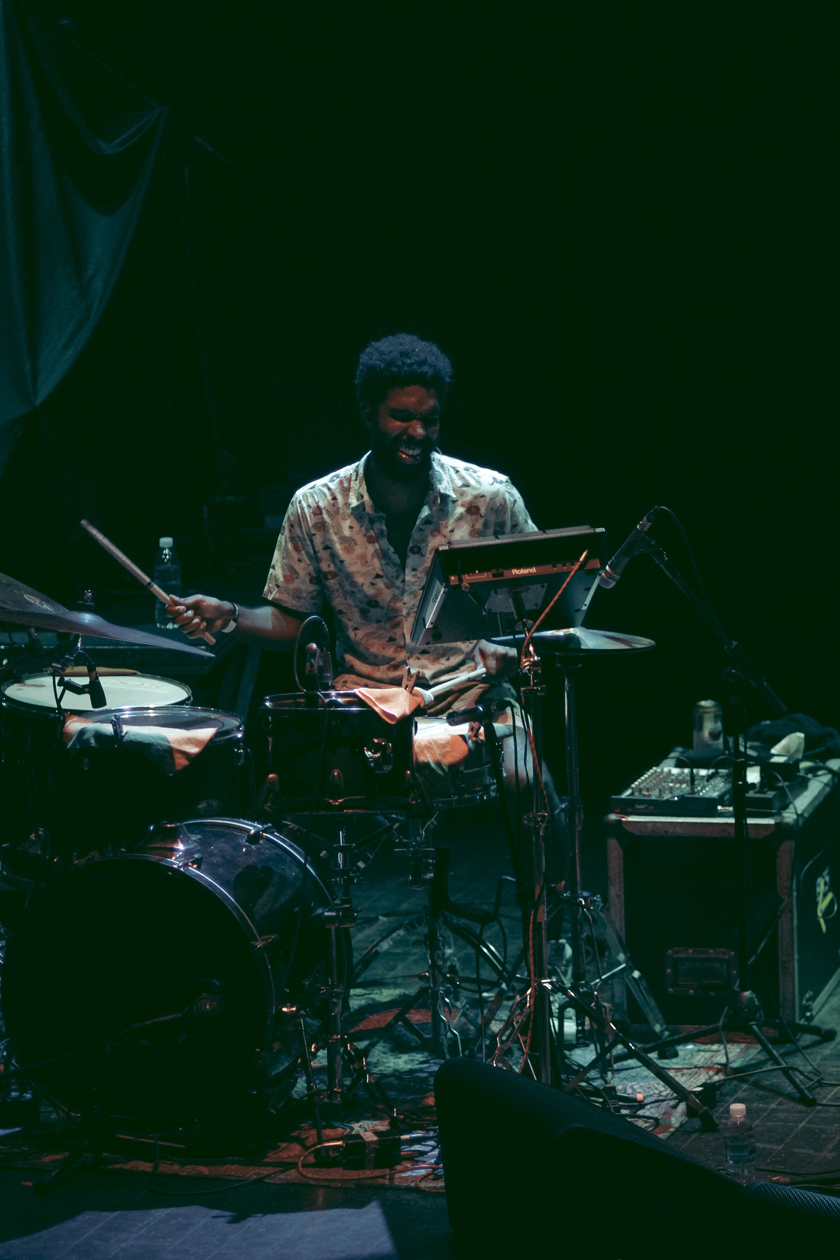 Boogarins no Circo Voador