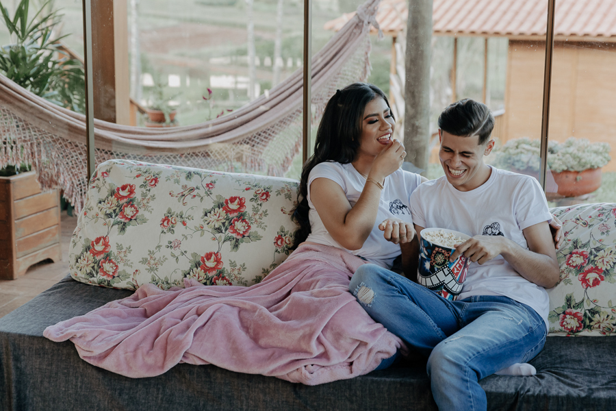 ENSAIO PRE CASAMENTO REALIZADO NA CHACARA RECANTO DAS PEDRAS EM AGUA BOA PARANA E FOTOGRAFADO POR LUCAS DREHER