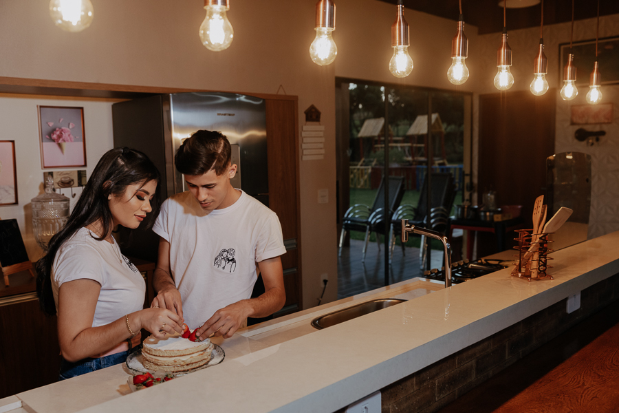 ENSAIO PRE CASAMENTO REALIZADO NA CHACARA RECANTO DAS PEDRAS EM AGUA BOA PARANA E FOTOGRAFADO POR LUCAS DREHER