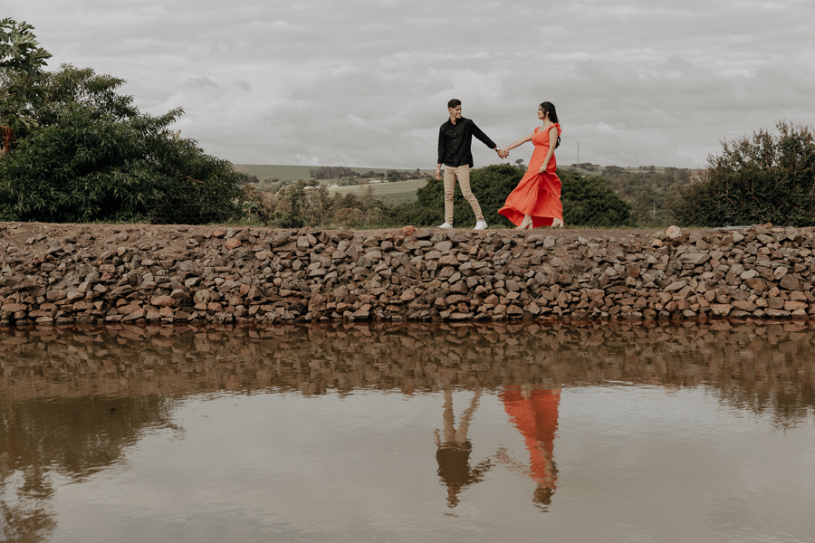 ENSAIO PRE CASAMENTO REALIZADO NA CHACARA RECANTO DAS PEDRAS EM AGUA BOA PARANA E FOTOGRAFADO POR LUCAS DREHER