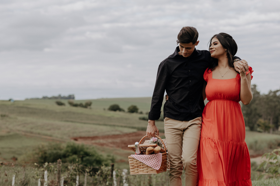 ENSAIO PRE CASAMENTO REALIZADO NA CHACARA RECANTO DAS PEDRAS EM AGUA BOA PARANA E FOTOGRAFADO POR LUCAS DREHER