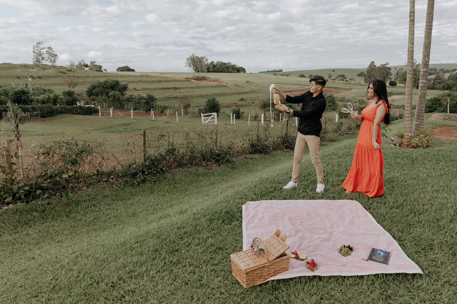 ENSAIO PRE CASAMENTO REALIZADO NA CHACARA RECANTO DAS PEDRAS EM AGUA BOA PARANA E FOTOGRAFADO POR LUCAS DREHER