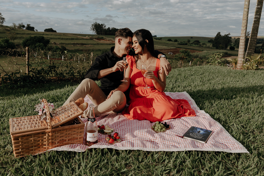 ENSAIO PRE CASAMENTO REALIZADO NA CHACARA RECANTO DAS PEDRAS EM AGUA BOA PARANA E FOTOGRAFADO POR LUCAS DREHER