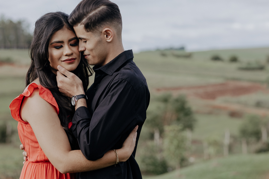 ENSAIO PRE CASAMENTO REALIZADO NA CHACARA RECANTO DAS PEDRAS EM AGUA BOA PARANA E FOTOGRAFADO POR LUCAS DREHER