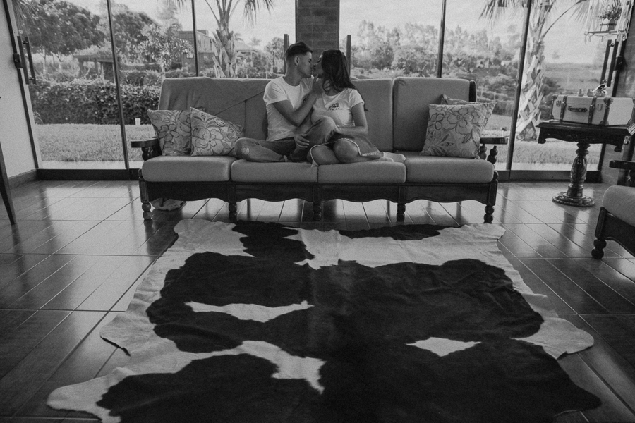 ENSAIO PRE CASAMENTO REALIZADO NA CHACARA RECANTO DAS PEDRAS EM AGUA BOA PARANA E FOTOGRAFADO POR LUCAS DREHER