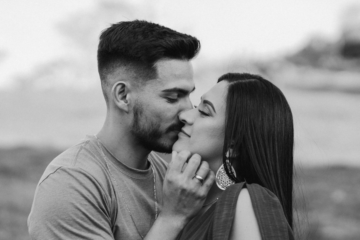 ENSAIO PRE WEDDING REALIZADO NO MORRO DO GAVIAO EM RIBEIRAO CLARO PARANA E FOTOGRAFADO POR LUCAS DREHER E ALINE DREHER