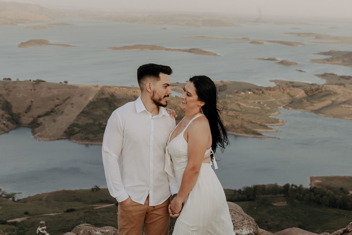ENSAIO PRE WEDDING REALIZADO NO MORRO DO GAVIAO EM RIBEIRAO CLARO PARANA E FOTOGRAFADO POR LUCAS DREHER E ALINE DREHER