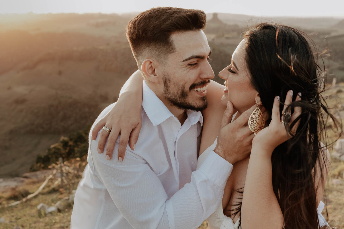 ENSAIO PRE WEDDING REALIZADO NO MORRO DO GAVIAO EM RIBEIRAO CLARO PARANA E FOTOGRAFADO POR LUCAS DREHER E ALINE DREHER