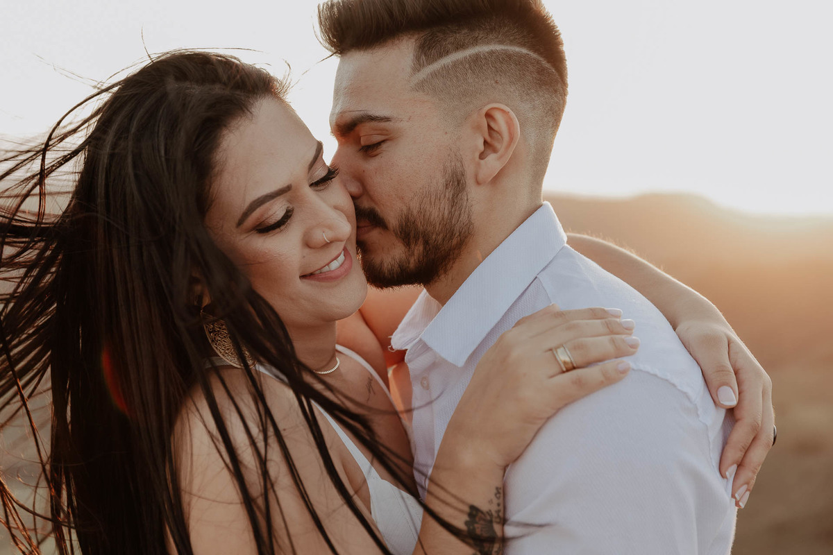 ENSAIO PRE WEDDING REALIZADO NO MORRO DO GAVIAO EM RIBEIRAO CLARO PARANA E FOTOGRAFADO POR LUCAS DREHER E ALINE DREHER