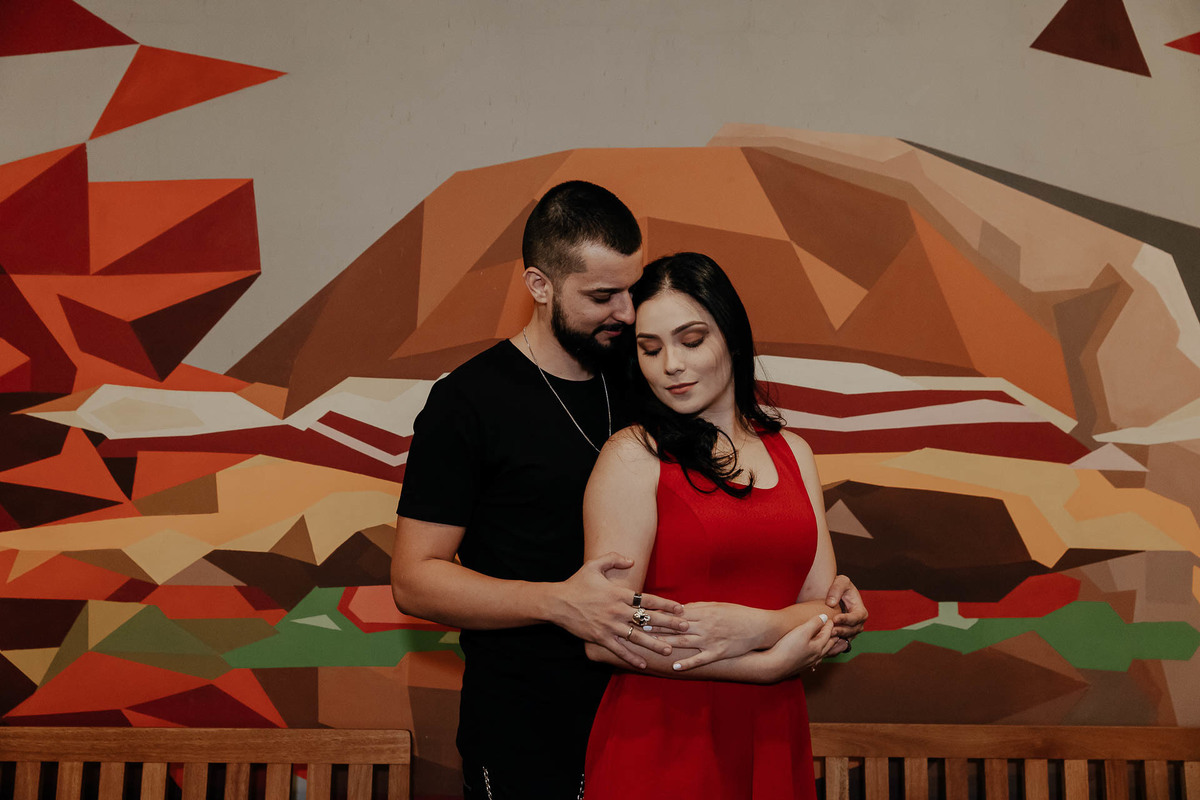 ENSAIO PRE CASAMENTO OU PRE WEDDING NA HAMBURGUERIA SEU BARNABE EM MARINGA PARANA