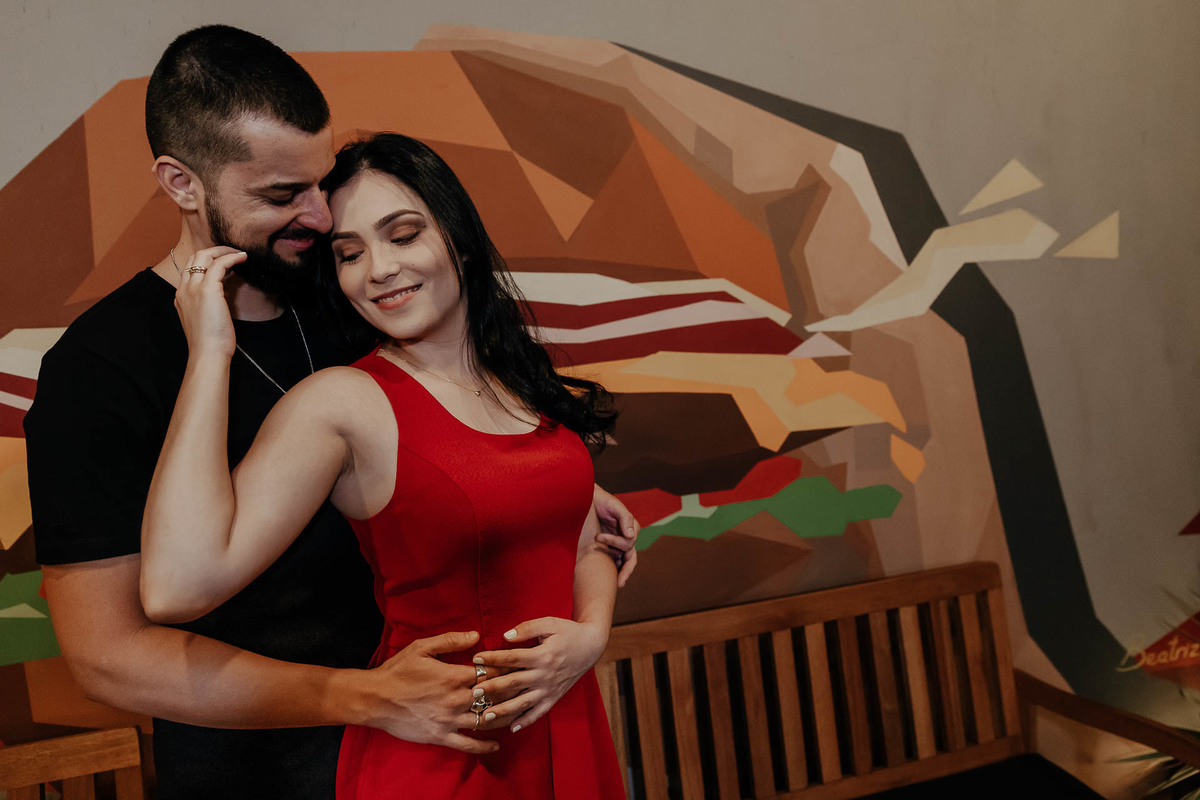 ENSAIO PRE CASAMENTO OU PRE WEDDING NA HAMBURGUERIA SEU BARNABE EM MARINGA PARANA