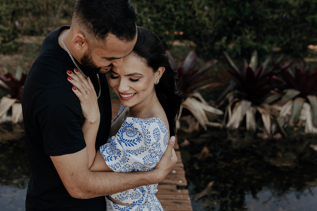 ENSAIO PRE CASAMENTO REALIZADO NO RANCHO OLHO DAGUA EM PRESIDENTE CASTELO BRANCO NO PARANA E FOTOGRAFADO POR LUCAS DREHER