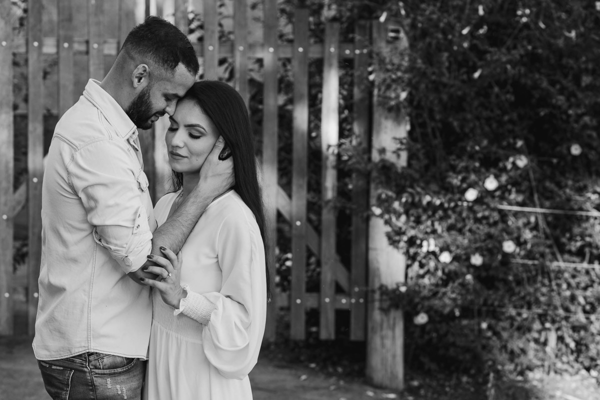 ENSAIO PRE CASAMENTO REALIZADO NO RANCHO OLHO DAGUA EM PRESIDENTE CASTELO BRANCO NO PARANA E FOTOGRAFADO POR LUCAS DREHER
