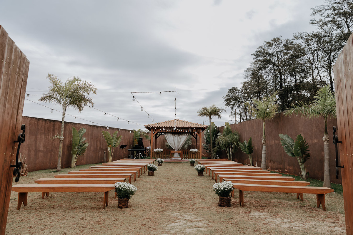 DECORAÇÃO DE CASAMENTO AO AR LIVRE NO MANANCIAL VALE AZUL EM SARANDI PARANA E FOTOGRAFADO POR LUCAS DREHER