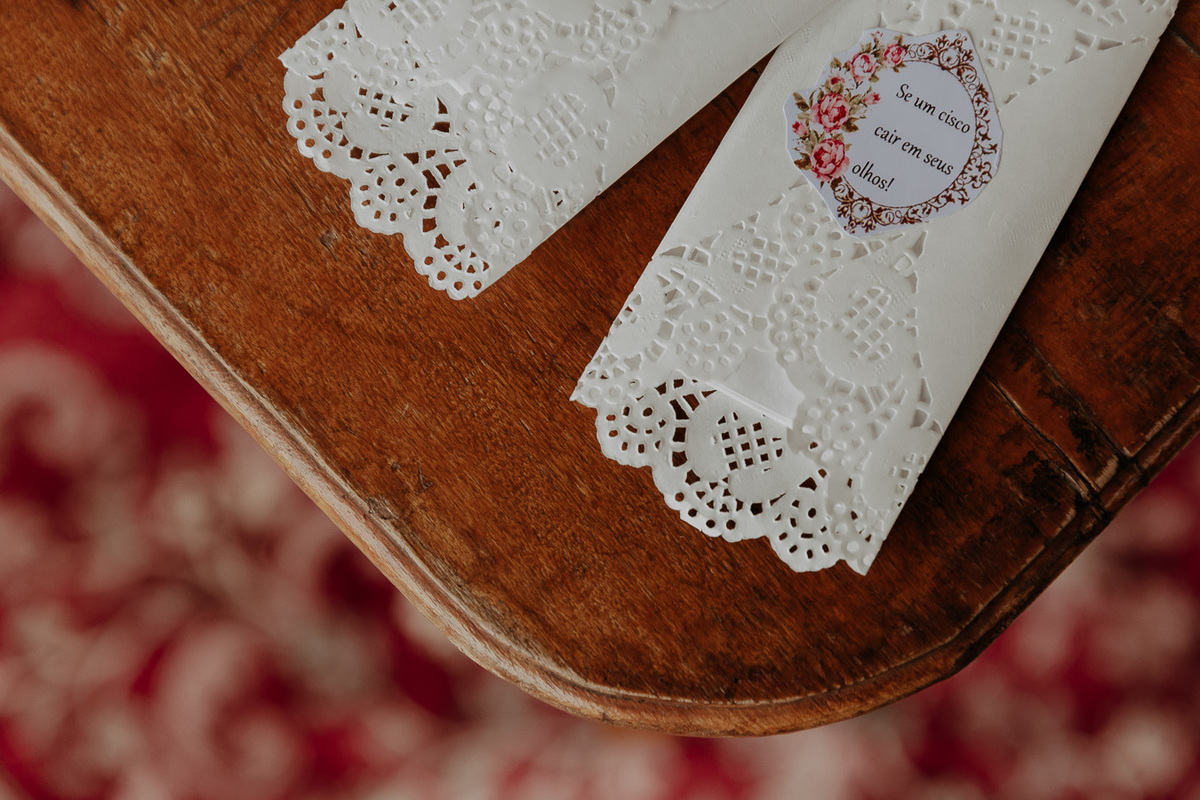 DECORAÇÃO DE CASAMENTO AO AR LIVRE NO MANANCIAL VALE AZUL EM SARANDI PARANA E FOTOGRAFADO POR LUCAS DREHER