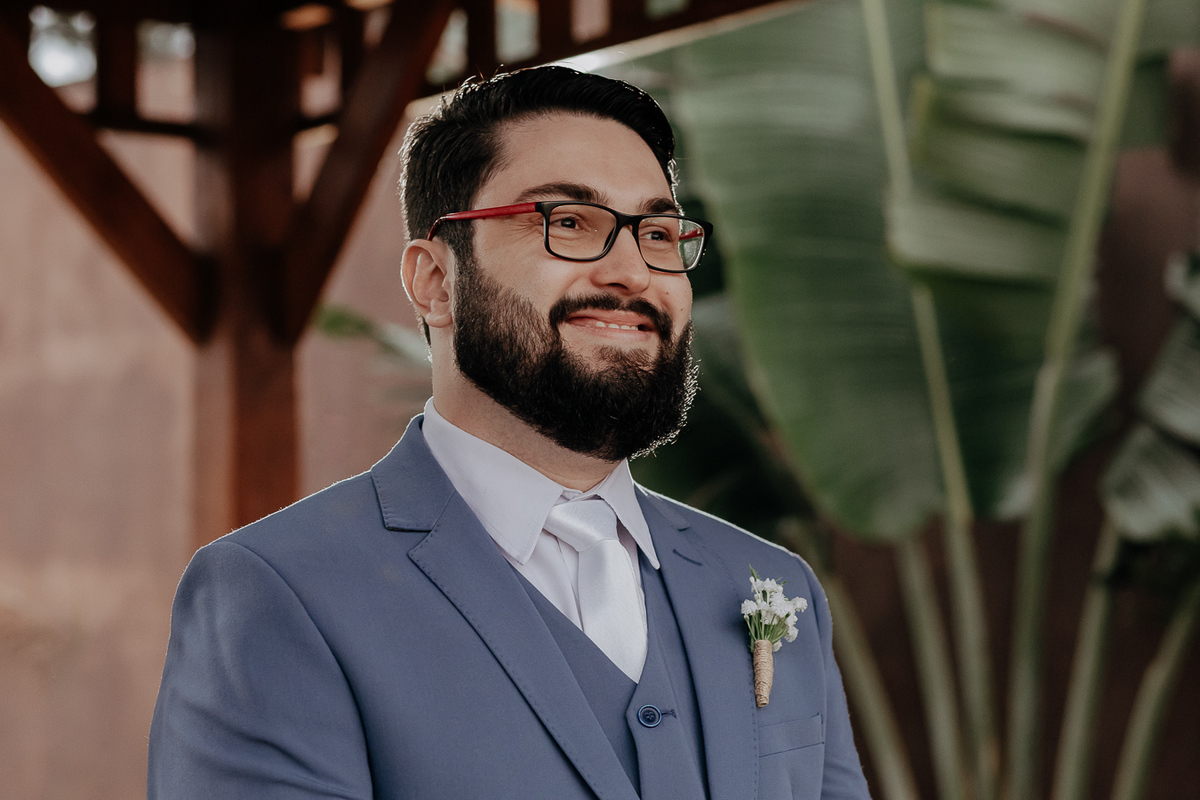 CERIMÔNIA DE CASAMENTO AO AR LIVRE NO FINAL DA TARDE REALIZADO NO MANANCIAL EVENTOS VALE AZUL EM SARANDI NO PARANA E FOTOGRAFADO POR LUCAS DREHER E ALINE DREHER