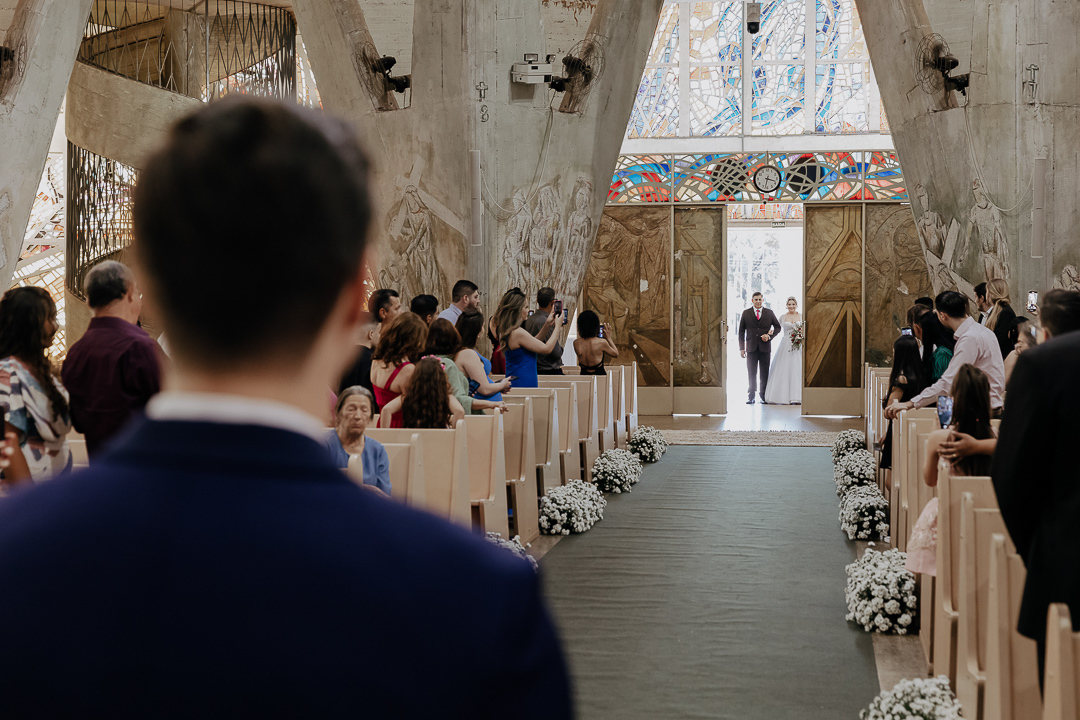 CERIMÔNIA DE CASAMENTO CATÓLICA REALIZADA NA CATEDRAL NOSSA SENHORA DA GLORIA DE MARINGA NO PARANA E FOTOGRAFADO POR LUCAS DREHER E ALINE DREHER