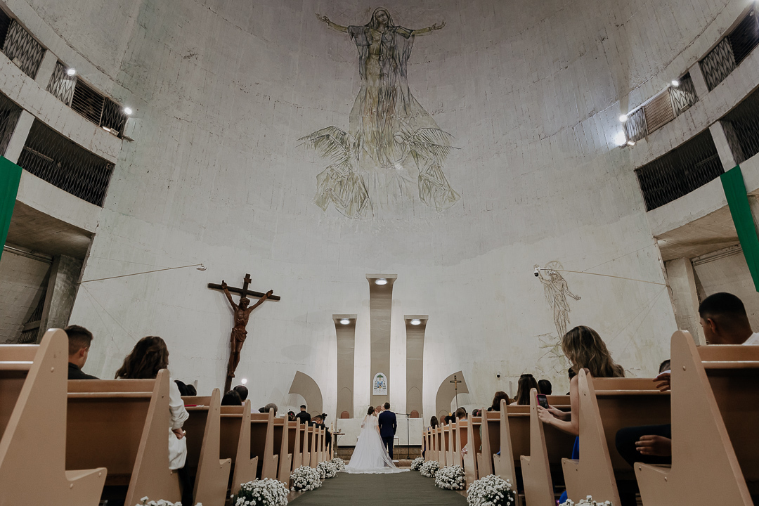 CERIMÔNIA DE CASAMENTO CATÓLICA REALIZADA NA CATEDRAL NOSSA SENHORA DA GLORIA DE MARINGA NO PARANA E FOTOGRAFADO POR LUCAS DREHER E ALINE DREHER