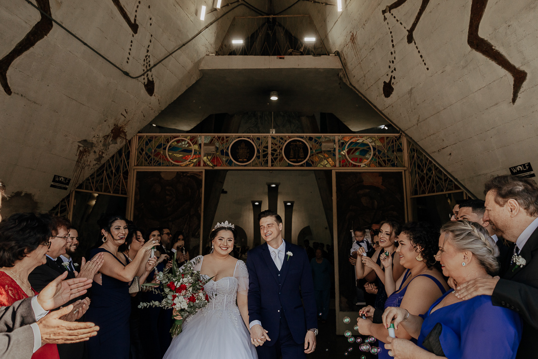 CERIMÔNIA DE CASAMENTO CATÓLICA REALIZADA NA CATEDRAL NOSSA SENHORA DA GLORIA DE MARINGA NO PARANA E FOTOGRAFADO POR LUCAS DREHER E ALINE DREHER