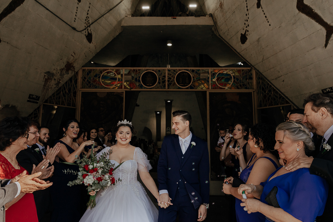 CERIMÔNIA DE CASAMENTO CATÓLICA REALIZADA NA CATEDRAL NOSSA SENHORA DA GLORIA DE MARINGA NO PARANA E FOTOGRAFADO POR LUCAS DREHER E ALINE DREHER