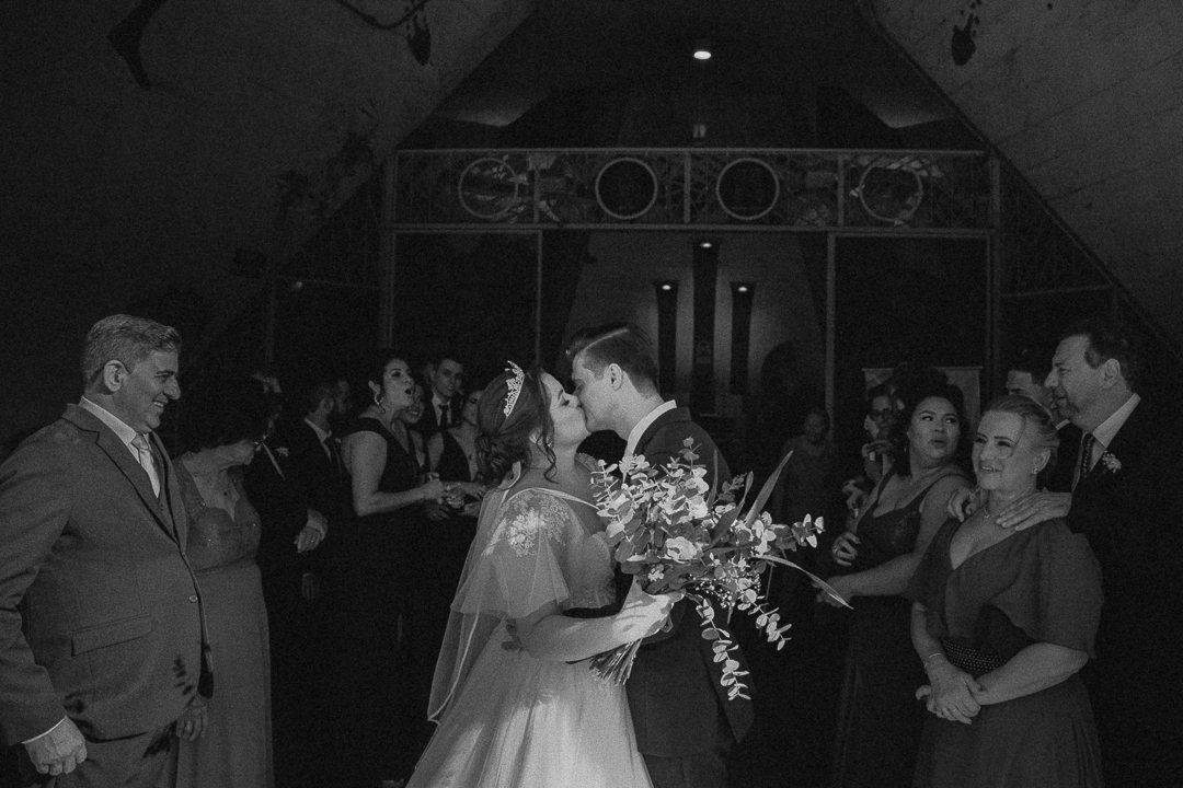 CERIMÔNIA DE CASAMENTO CATÓLICA REALIZADA NA CATEDRAL NOSSA SENHORA DA GLORIA DE MARINGA NO PARANA E FOTOGRAFADO POR LUCAS DREHER E ALINE DREHER