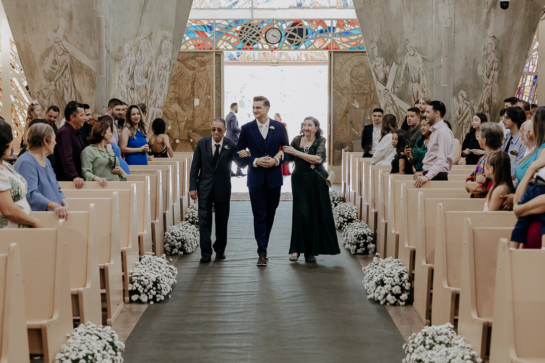 CERIMÔNIA DE CASAMENTO CATÓLICA REALIZADA NA CATEDRAL NOSSA SENHORA DA GLORIA DE MARINGA NO PARANA E FOTOGRAFADO POR LUCAS DREHER E ALINE DREHER