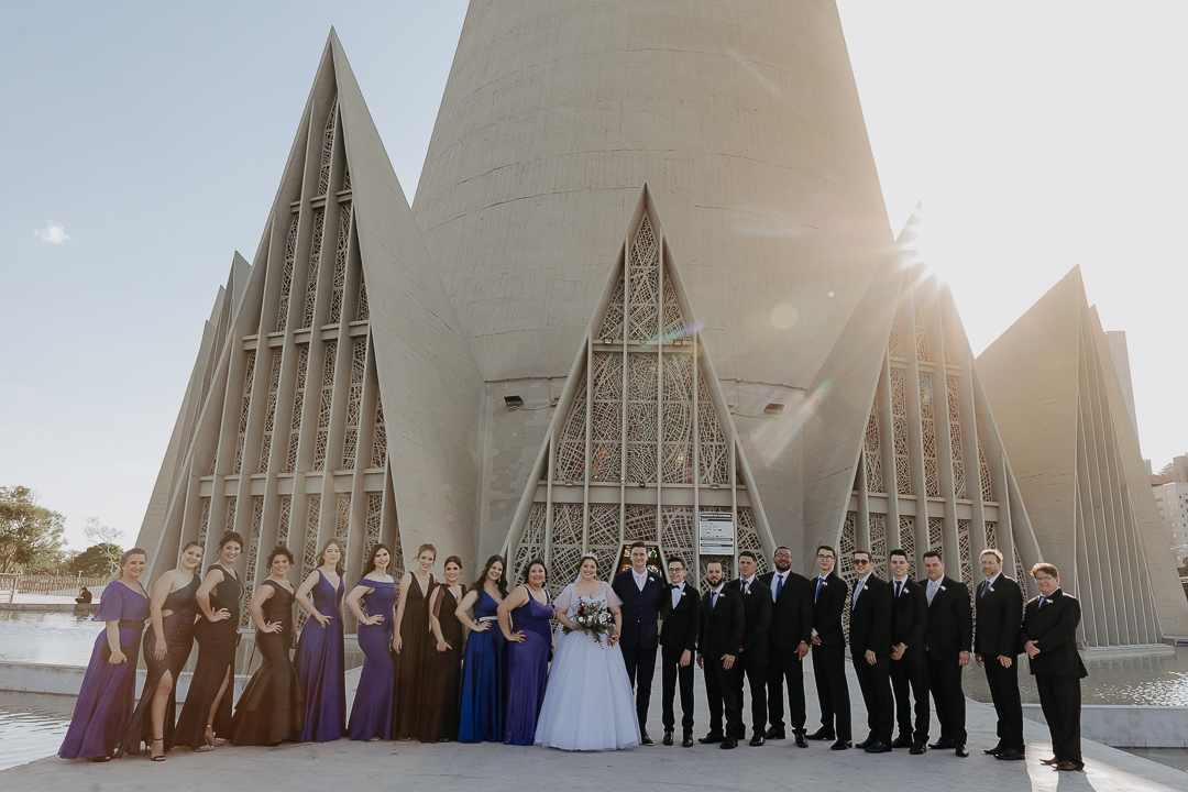 ENSAIO PÓS CERIMÔNIA REALIZADO NA CATEDRAL NOSSA SENHORA DA GLORIA DE MARINGA NO PARANA E FOTOGRAFADO POR LUCAS DREHER E ALINE DREHER