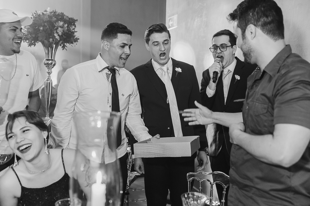 RECEPCAO DE CASAMENTO NO CASABLANCA HALL EM MARINGA NO PARANA E FOTOGRAFADO POR LUCAS DREHER E ALINE DREHER ASSESSORIA DE HIGOR HENRIQUE E BUFFET BLESS