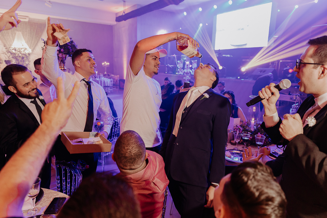 RECEPCAO DE CASAMENTO NO CASABLANCA HALL EM MARINGA NO PARANA E FOTOGRAFADO POR LUCAS DREHER E ALINE DREHER ASSESSORIA DE HIGOR HENRIQUE E BUFFET BLESS