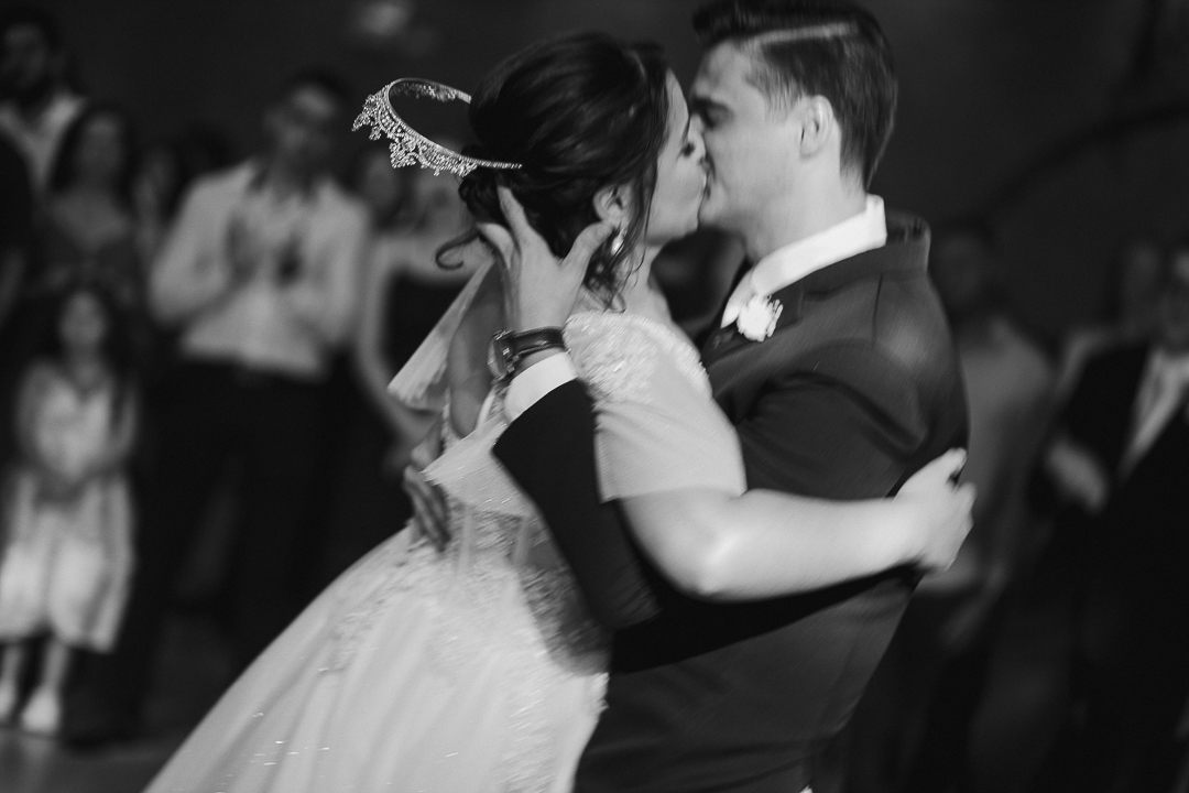 RECEPCAO DE CASAMENTO NO CASABLANCA HALL EM MARINGA NO PARANA E FOTOGRAFADO POR LUCAS DREHER E ALINE DREHER ASSESSORIA DE HIGOR HENRIQUE E BUFFET BLESS