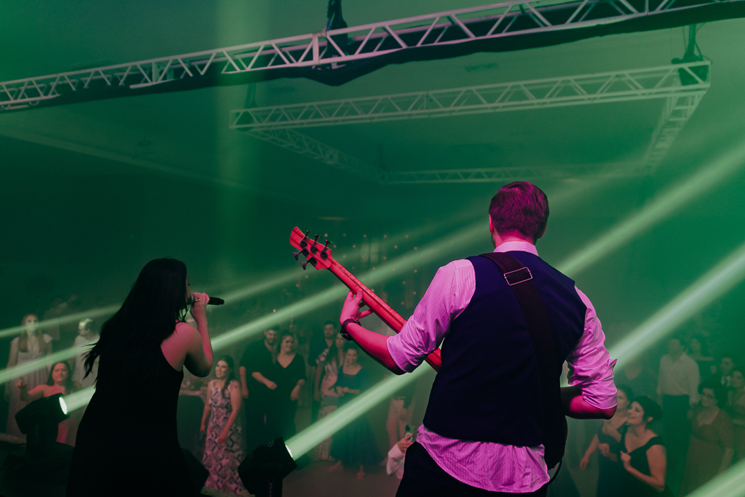 RECEPCAO DE CASAMENTO NO CASABLANCA HALL EM MARINGA NO PARANA E FOTOGRAFADO POR LUCAS DREHER E ALINE DREHER ASSESSORIA DE HIGOR HENRIQUE E BUFFET BLESS